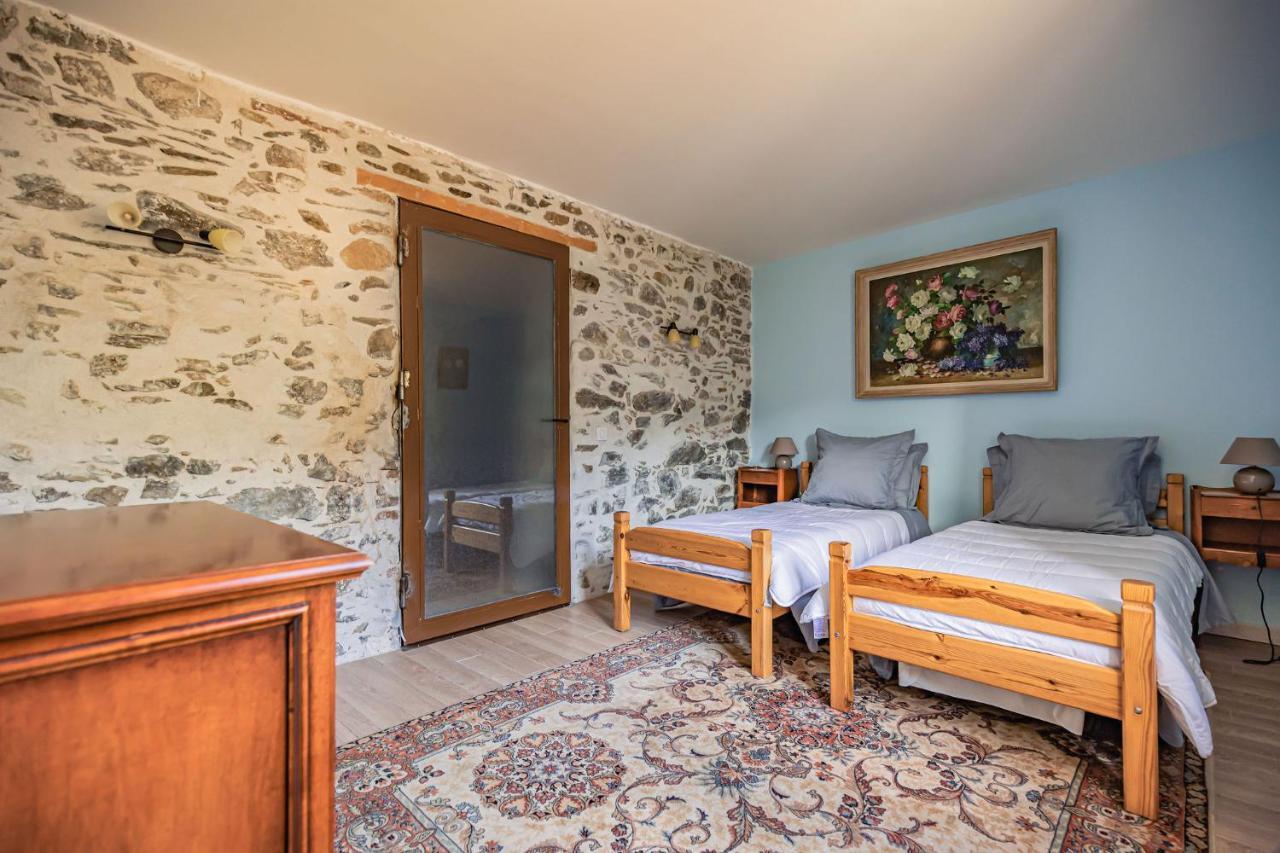 Sundrenched Relais De Poste In Serdinya Exterior foto