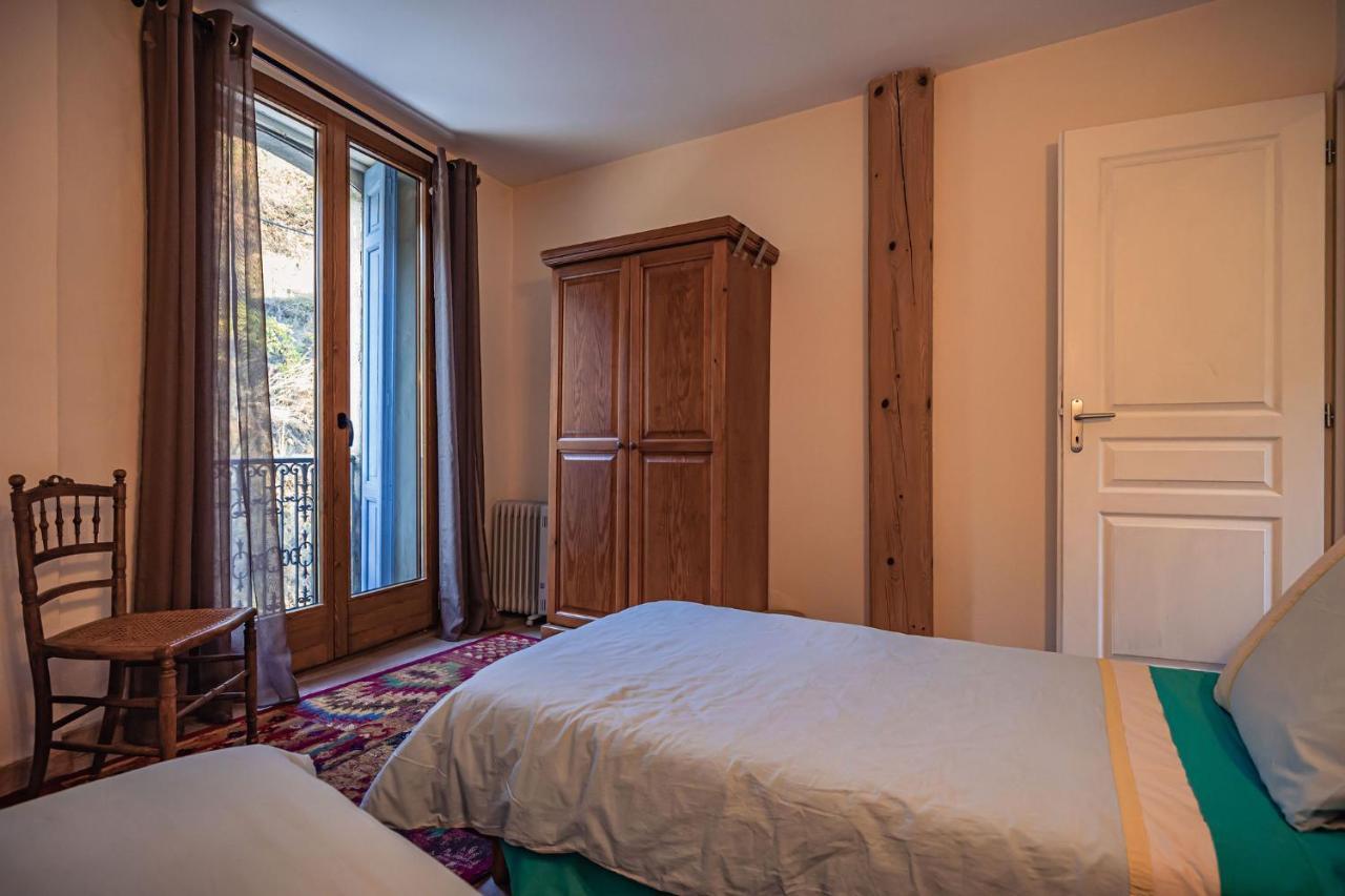 Sundrenched Relais De Poste In Serdinya Exterior foto